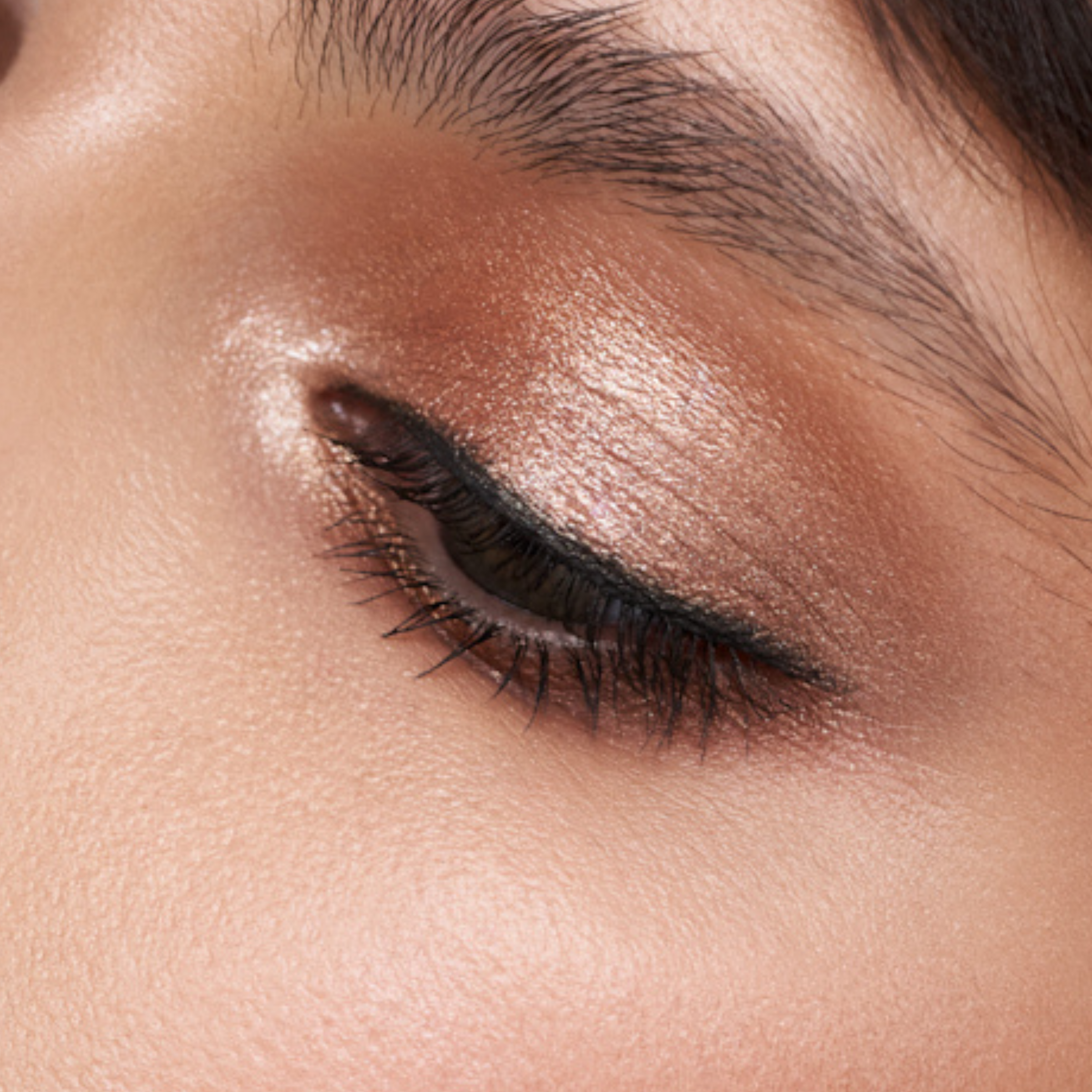 Crystal Glide Liquid Eyeshadow